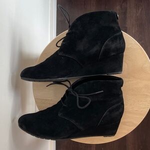 Clarks Womens Vendra Peak Ankle Boots